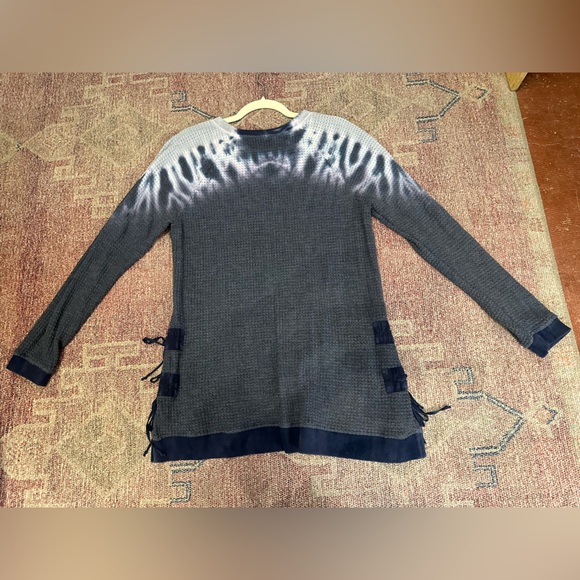 XCVI wearables waffle knit long sleeve tie dye v neck sweater top size med - Picture 9 of 9